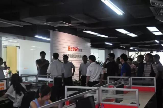 深圳市科創(chuàng)委領(lǐng)導(dǎo)及照明行業(yè)代表一行，蒞臨我司參觀指導(dǎo)